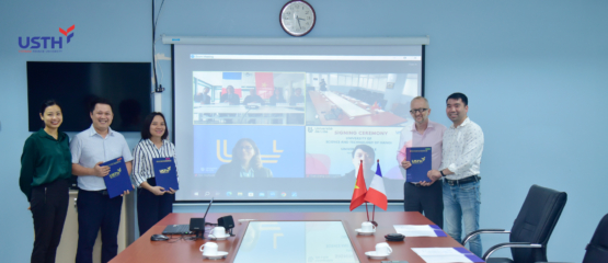 Signing ceremony on the implementation of the double degree programs in Information and Communication Technology, Biotechnology – Drug Discovery and Chemistry between University of Lille and USTH