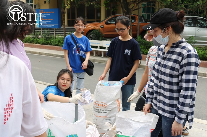 Sự kiện Clean up challenge của USTH
