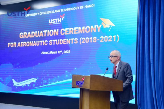 Lễ trao bằng tốt nghiệp Cử nhân khoa Hàng không (khóa 2018-2021) và Hội thảo đào tạo & cơ hội việc làm trong ngành Kỹ thuật Hàng không
