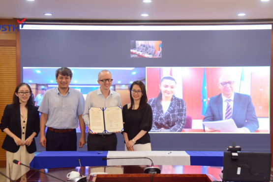 Lễ ký kết thỏa thuận hợp tác giữa trường Đại học Khoa học và Công nghệ Hà Nội (USTH) và trường Đại học Pháp tại Armenia (UFAR)