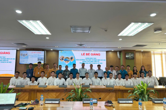 Lễ bế giảng chương trình đào tạo chứng chỉ cơ bản B1+B2  cho sinh viên ngành Kỹ thuật Hàng không của USTH