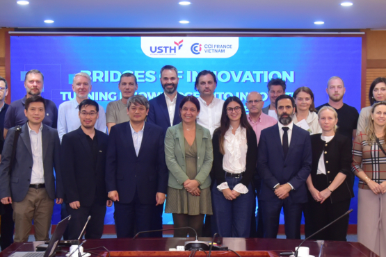 Đoàn đại biểu Ủy ban châu Âu và các doanh nghiệp châu Âu đến thăm và làm việc tại USTH Đoàn đại biểu Ủy ban châu Âu và các doanh nghiệp châu Âu đến thăm và làm việc tại USTH