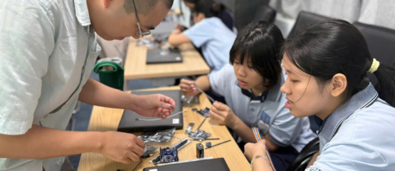 USTH chào đón học sinh trường THPT Nguyễn Siêu trong chương trình trải nghiệm khoa học – USTH STEM EXPERIENCE