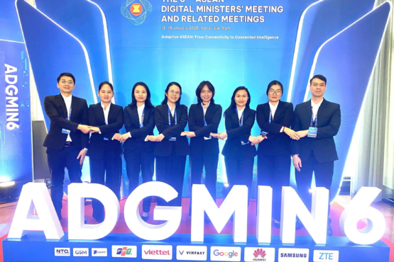 Sức trẻ USTH đồng hành cùng Hội nghị Bộ trưởng Số ASEAN lần thứ 6