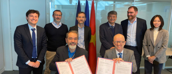 USTH và Đại học Paris – Saclay ký kết thỏa thuận hợp tác đào tạo tiến sĩ đồng hướng dẫn, cấp song bằng Việt – Pháp