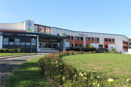 CHƯƠNG TRÌNH TRAO ĐỔI SINH VIÊN TẠI TRƯỜNG ĐẠI HỌC VETAGRO SUP, PHÁP