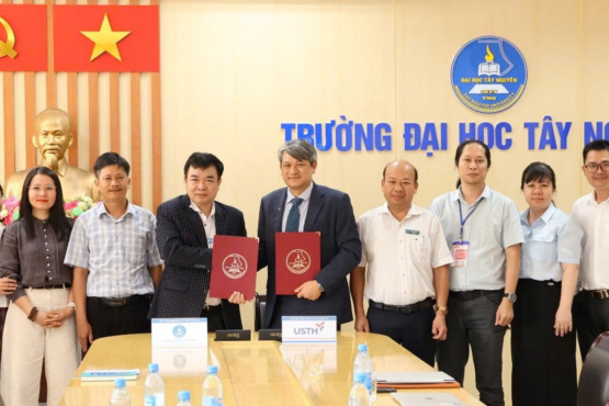 Lễ ký Biên bản ghi nhớ giữa USTH và Trường Đại học Tây Nguyên: Thúc đẩy hợp tác đào tạo và nghiên cứu trong khoa học, công nghệ và thiên văn học Lễ ký Biên bản ghi nhớ giữa USTH và Trường Đại học Tây Nguyên: Thúc đẩy hợp tác đào tạo và nghiên cứu trong khoa học, công nghệ và thiên văn học