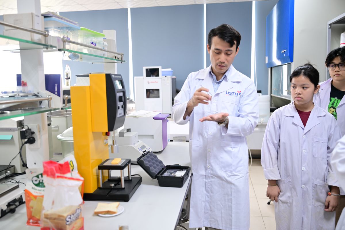 Trải nghiệm đo kết cấu thực phẩm trên máy phân tích TPA tại Trạm 3