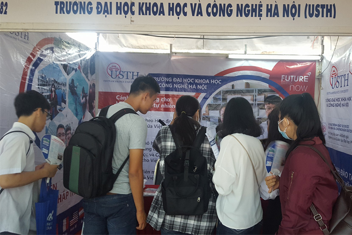 A number of students went to USTH's booth