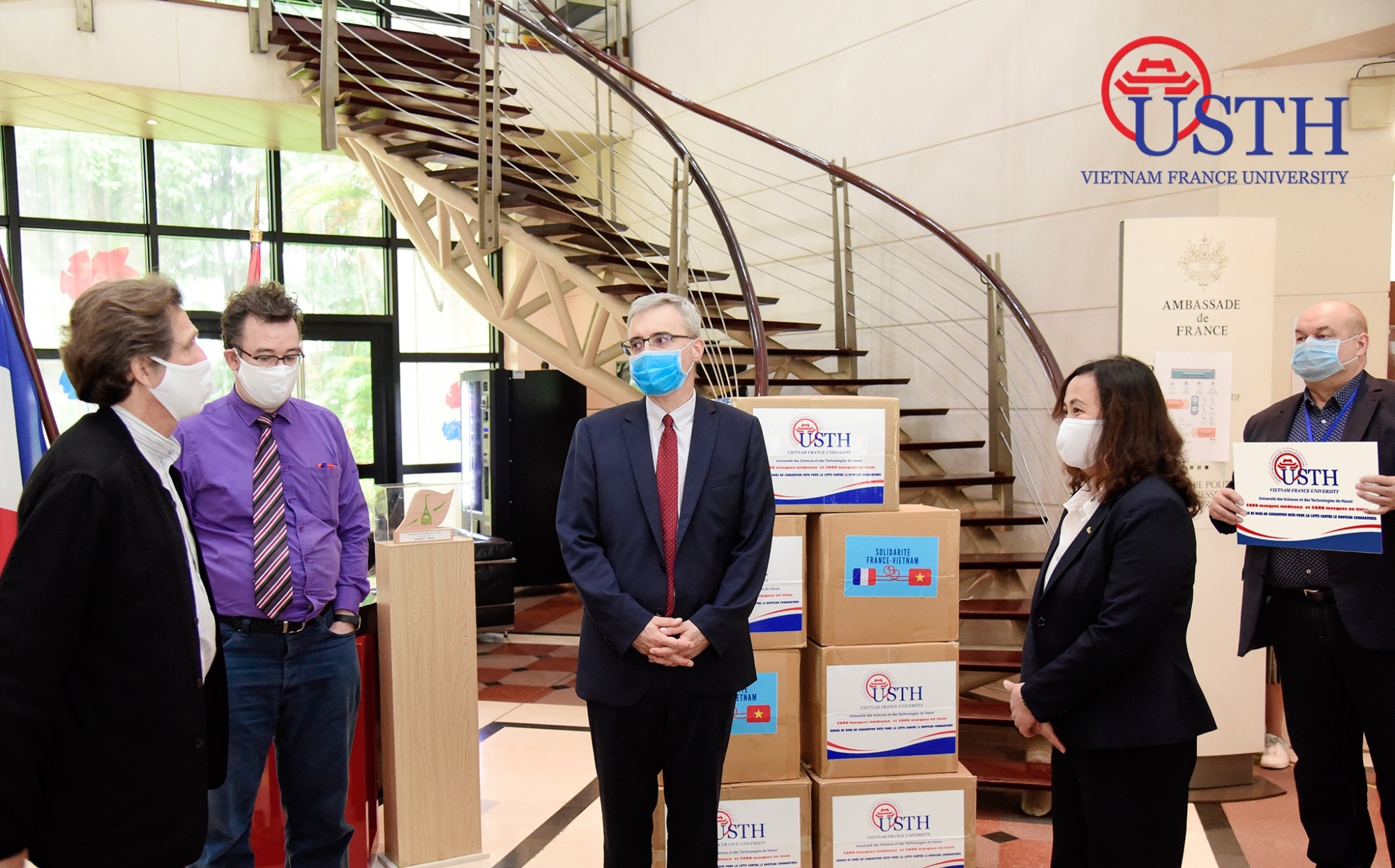 usth gifted 10 000 facemasks to french partners 1