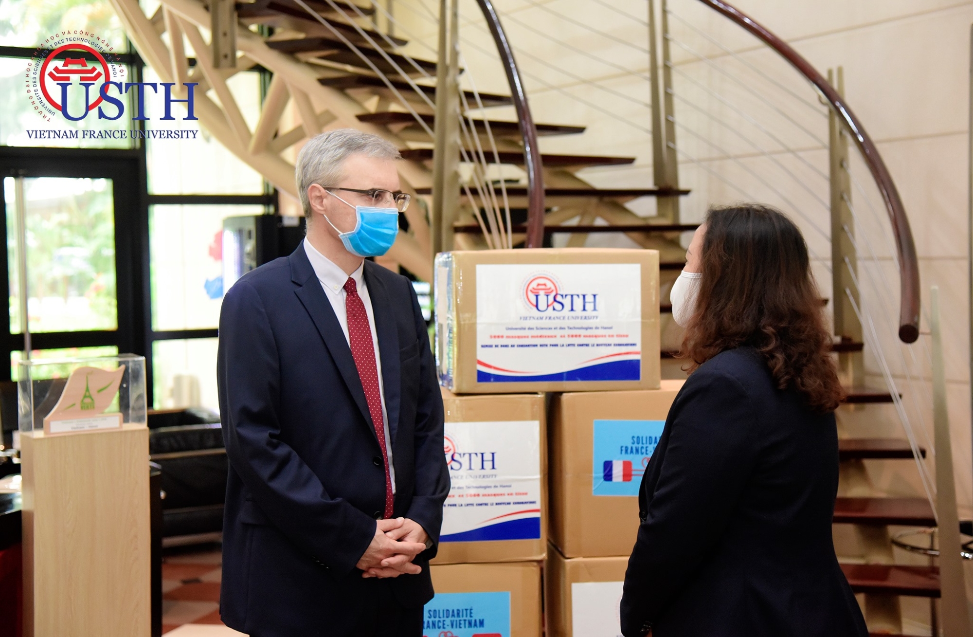 usth gifted 10 000 facemasks to french partners 2