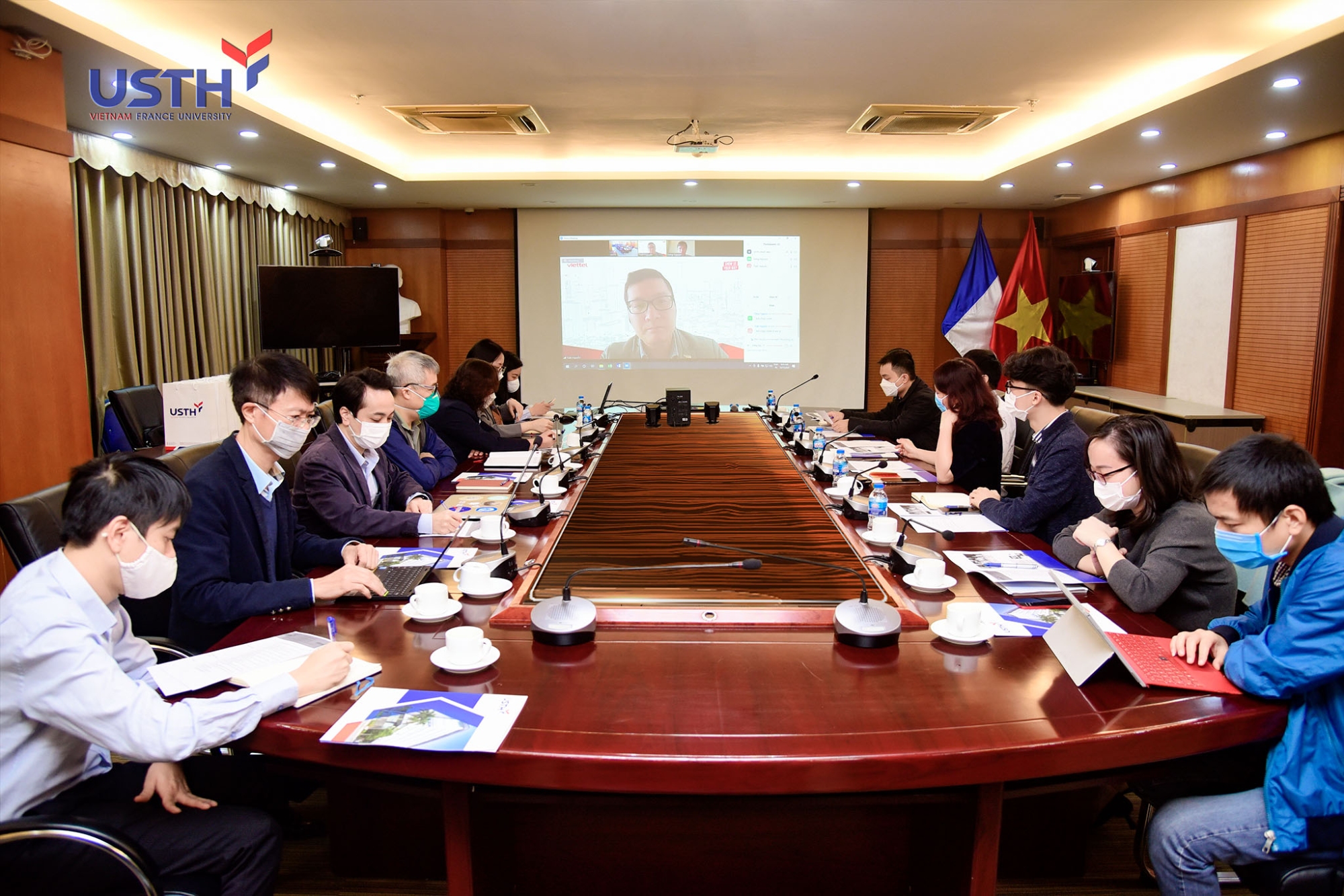 ​ USTH and Viettel discuss about collaborative plan in 2022 ​